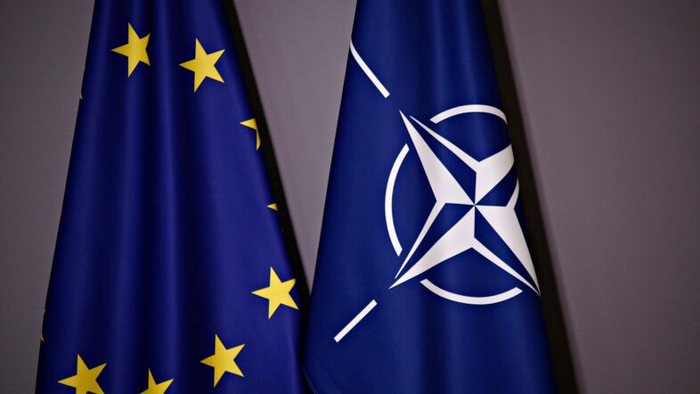 EU-NATO-flags