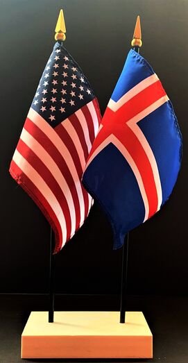 Iceland-and-us-flag-desk-set-29