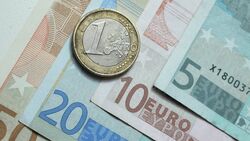 Https-_www.history.com_.image_MTU3ODc3NjU3MDE0MjQ4Nzc3_this-day-in-history-01041999-the-euro-debuts